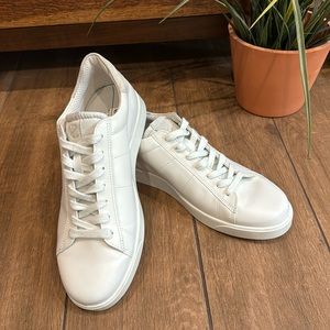 Ecco Street Lite Retro Sneaker; white Euro size 39, Women’s size 8.5